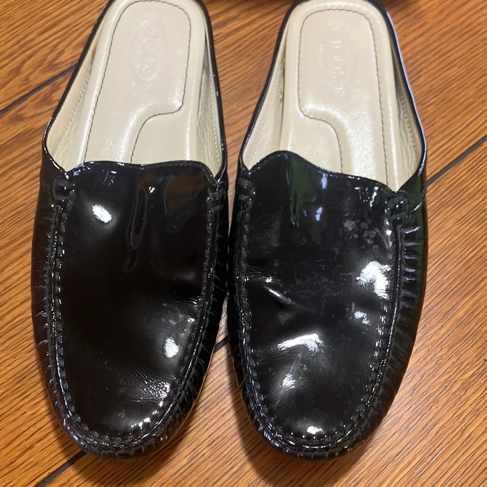 Tod’s size 9 black patent mules